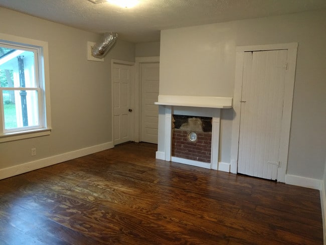 Building Photo - 543 sumpter