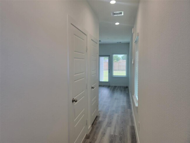 Foto del edificio - 10109 Spring Branch Trail