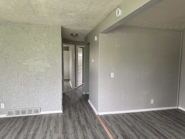 Foto del edificio - 2646 Harmont Ave NE