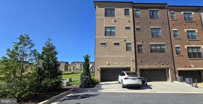Building Photo - 627 Leigh Wy.