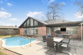 Building Photo - 13811 Crosshaven Dr