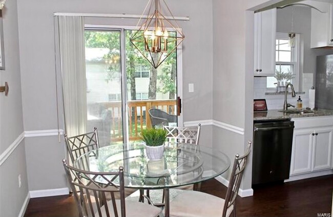 Foto del edificio - 8910 N Swan Cir