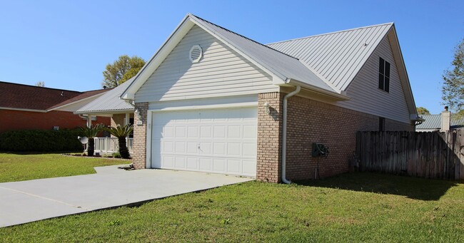 Building Photo - 414 Whirlaway Ct