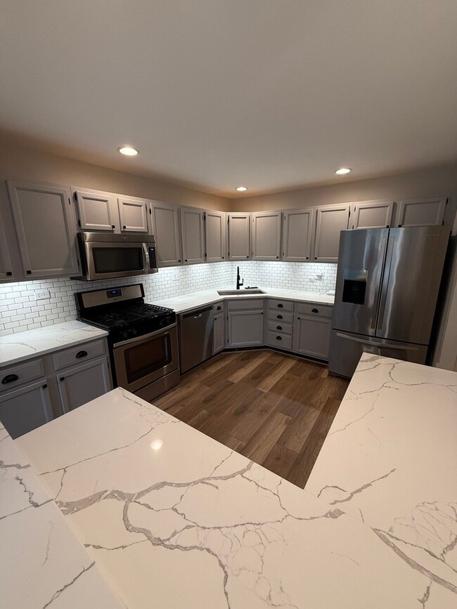 Building Photo - 368 S Jewel Ct