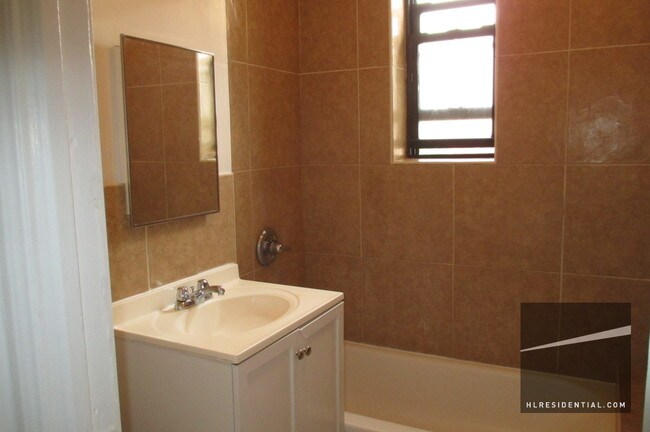 Foto del edificio - 3733 61st St