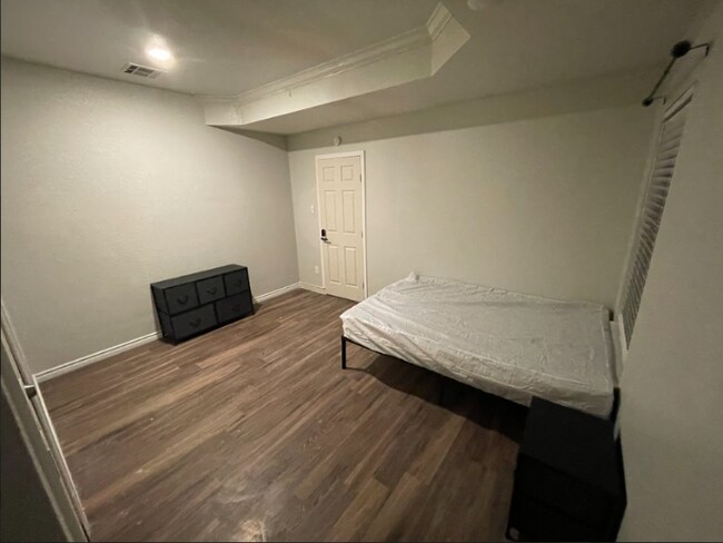 Foto del edificio - 3401 Little John Dr