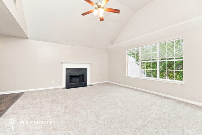 Foto del edificio - 5360 Salem Springs Pl