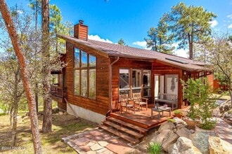 Building Photo - 2255 Pine Dr