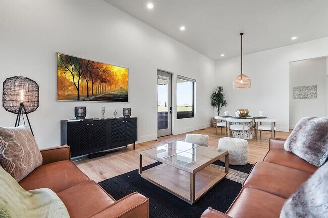 Foto del edificio - 12401 Rivendell Ct