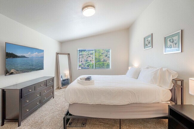 Foto del edificio - 1550 Carousel Ct