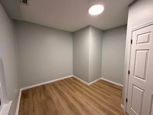 Foto del edificio - 115 Winfield Ave