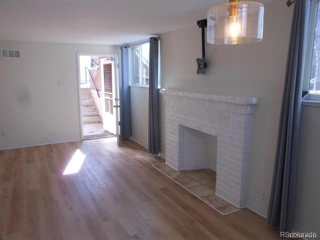Building Photo - 570 Steele St
