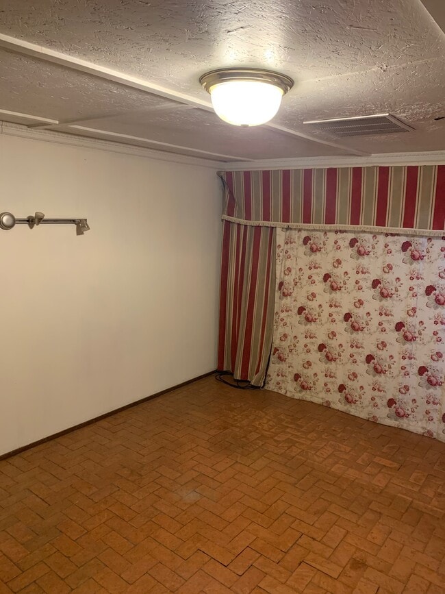 Día 1 de 2 - 3105 Valverde Dr NE