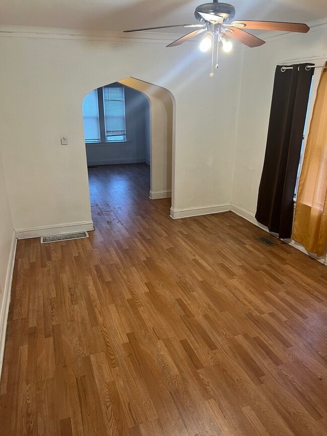 Building Photo - 8416 S Euclid Ave