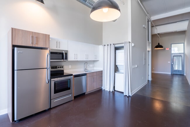 Building Photo - 2534 S Kinnickinnic Ave