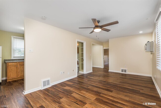 Foto del edificio - 11039 S Troy St