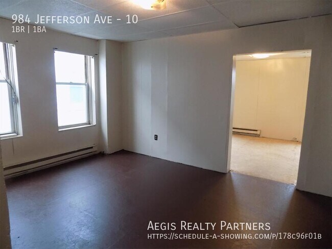 Building Photo - 984 Jefferson Ave