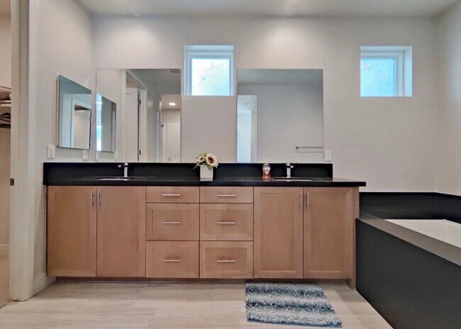 Foto del edificio - 371 Novel