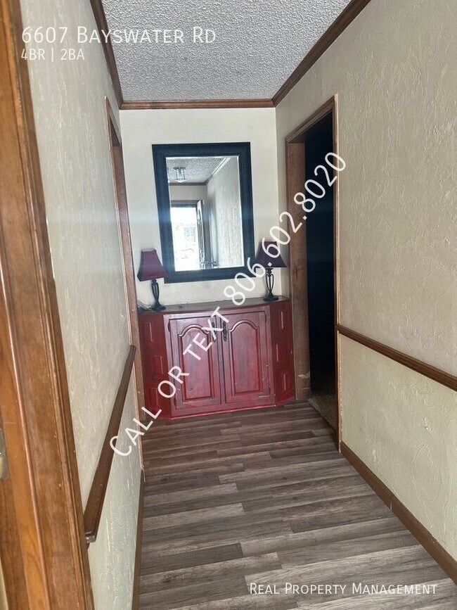Foto del edificio - 6607 Bayswater Rd