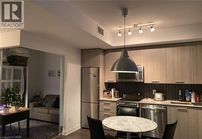 Building Photo - 105 George St