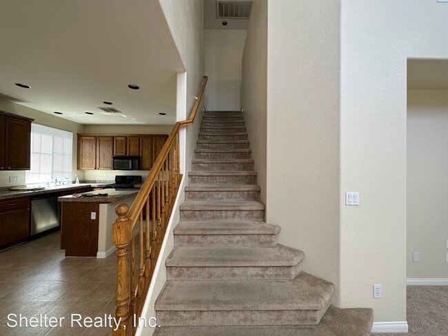 Building Photo - 3 br, 3 bath House - 6051 Shining Light Av...