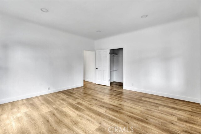 Building Photo - 586 W 12th St