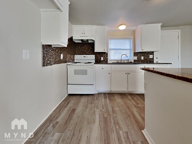 Foto del edificio - 3309 E 14th St