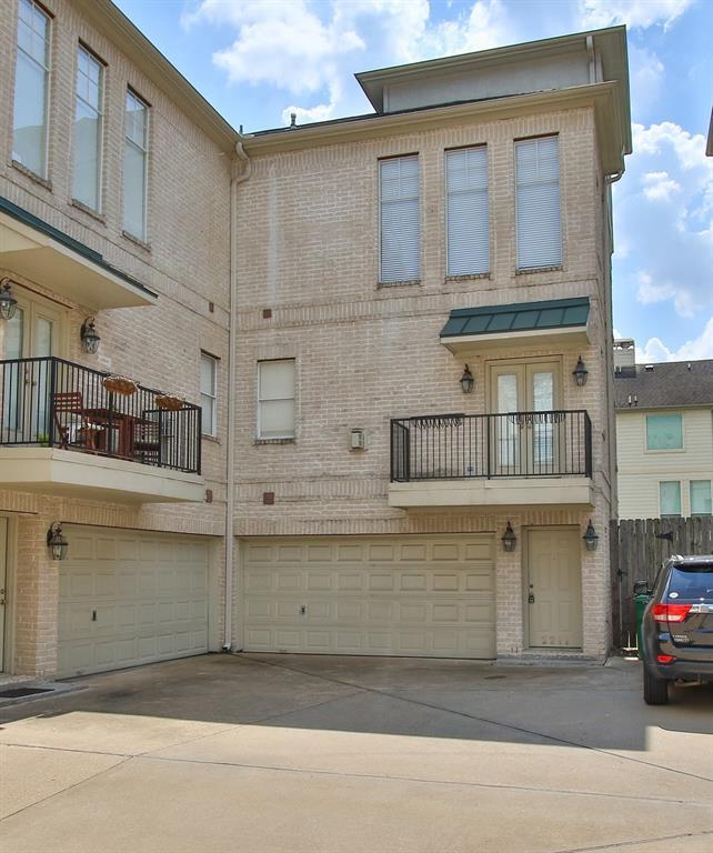 Foto principal - 2211 Austin St