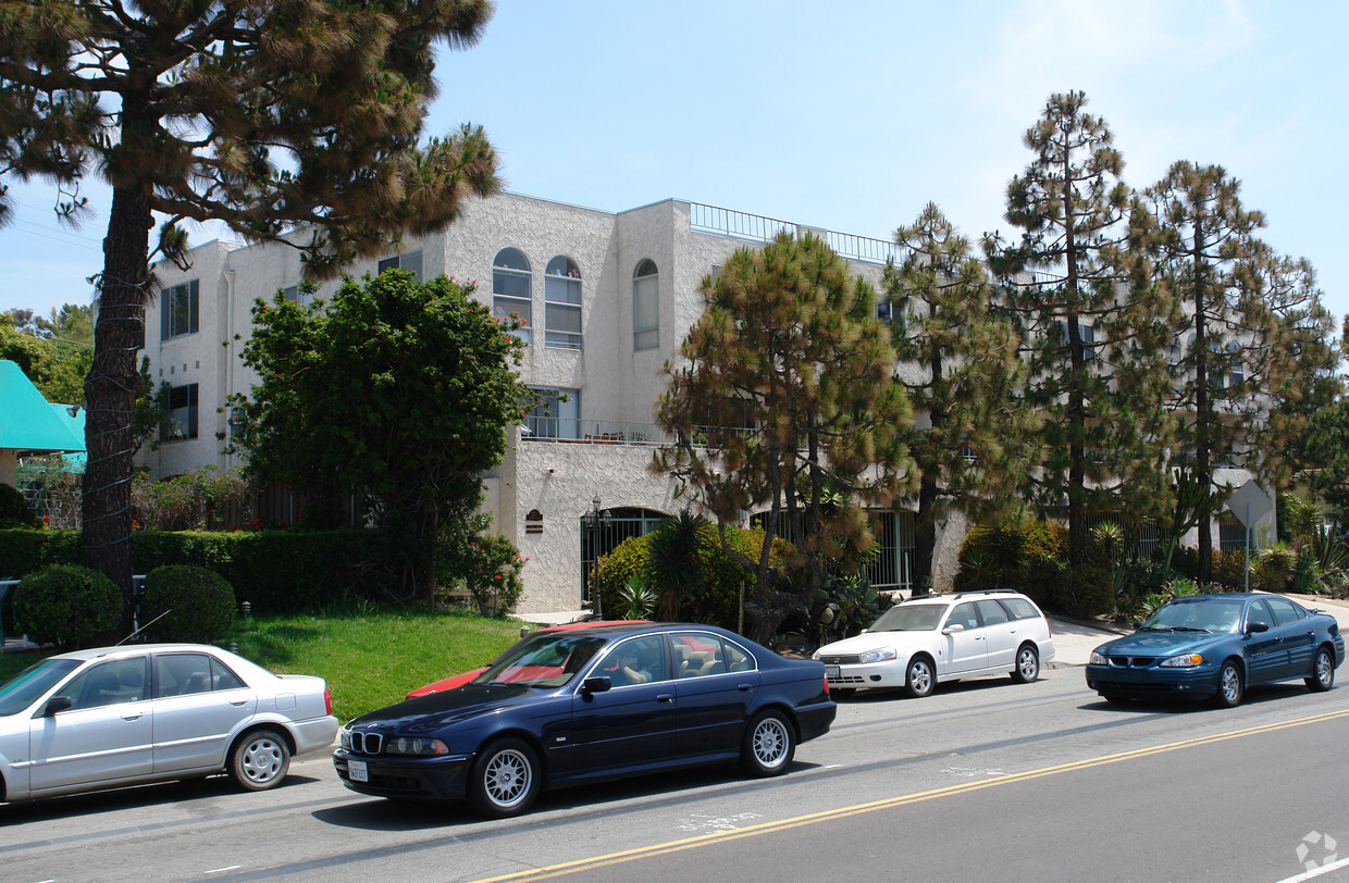 Building Photo - 2222 Carmel Valley Rd