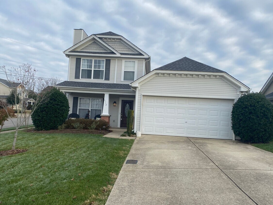 Bellevue - 3 bedrooms - 2 1/2 baths home - Bellevue - 3 bedrooms - 2 1/2 baths home