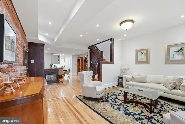 Foto del edificio - 56 Adams St NW