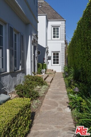 Foto del edificio - 444 S Roxbury Dr