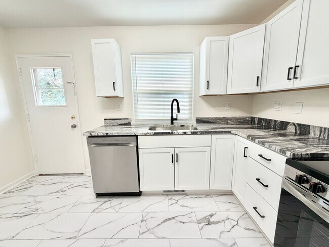 Building Photo - 2724 Riedling Dr