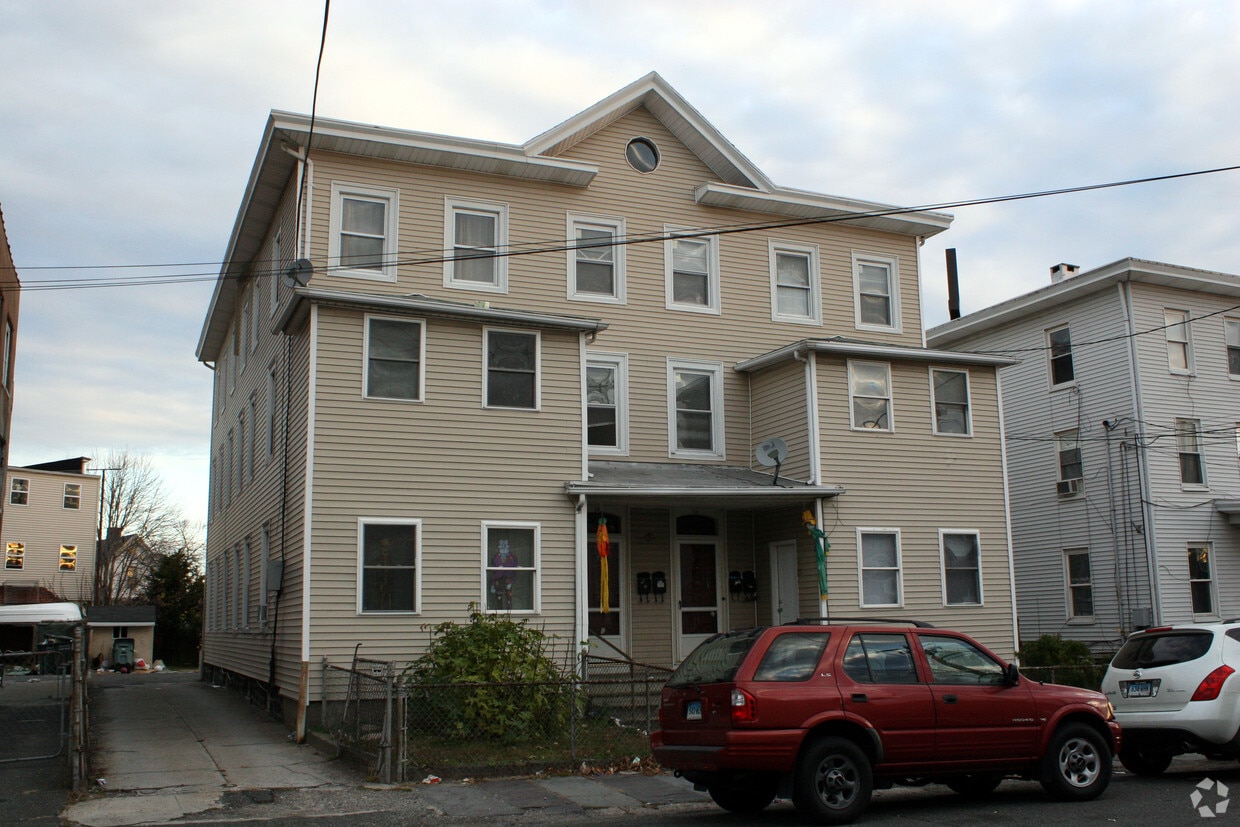 Building Photo - 134 George St