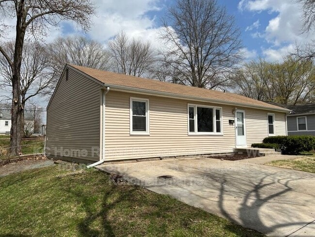 Building Photo - 1302 NE. 67th Terr