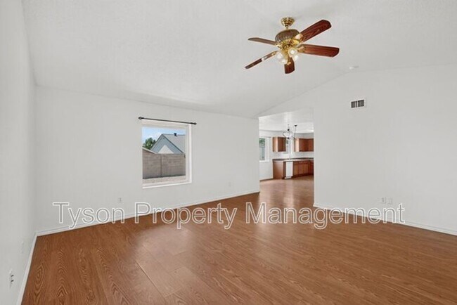 Foto del edificio - 6126 Costa Brava Ave NW