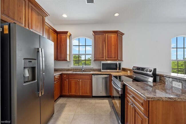 Building Photo - 4 br, 3.5 bath House - 3287 Grande Rd