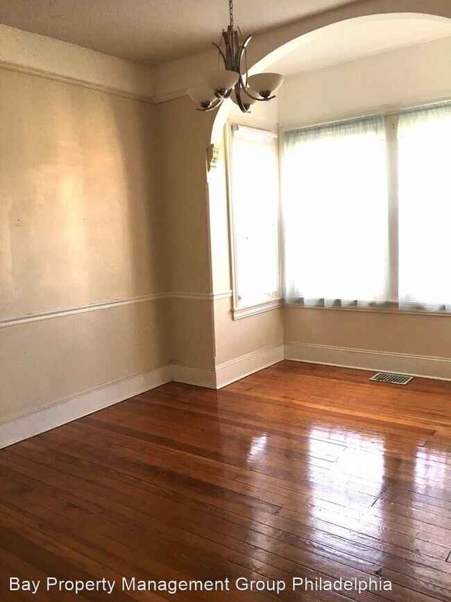 Building Photo - 4 br, 2.5 bath House - 6325 Hasbrook Ave.