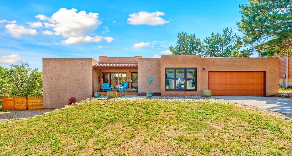 Primary Photo - 14 Kreg Ln