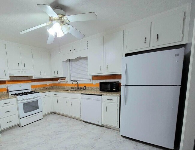 Building Photo - 3641 Ashley Woods Dr