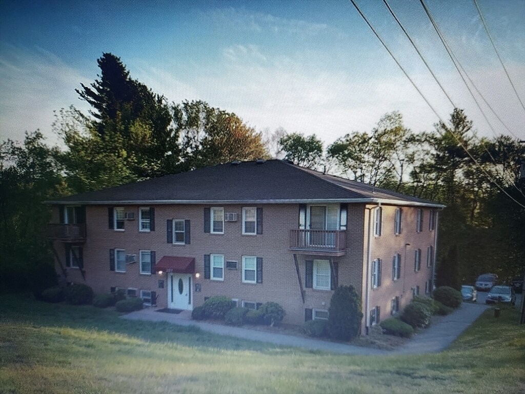Primary Photo - 297 Ashland Ave