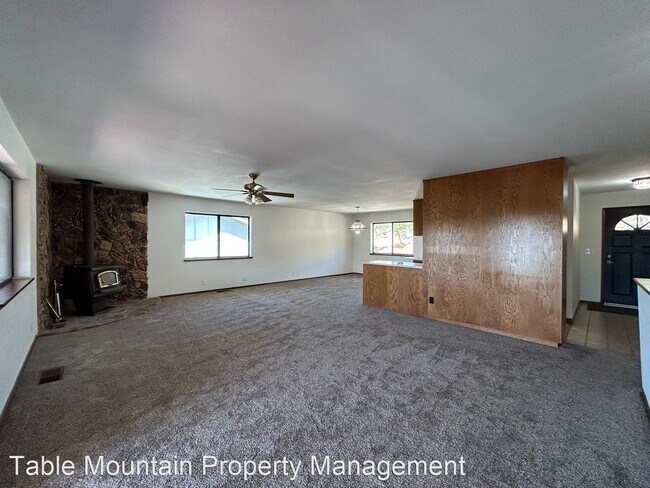 Foto del edificio - 3 br, 3 bath House - 4968 Royal Oaks Drive