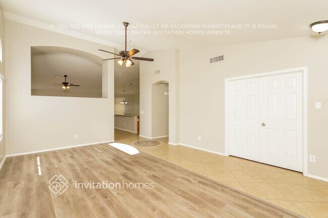 Foto del edificio - 15890 W Pima St