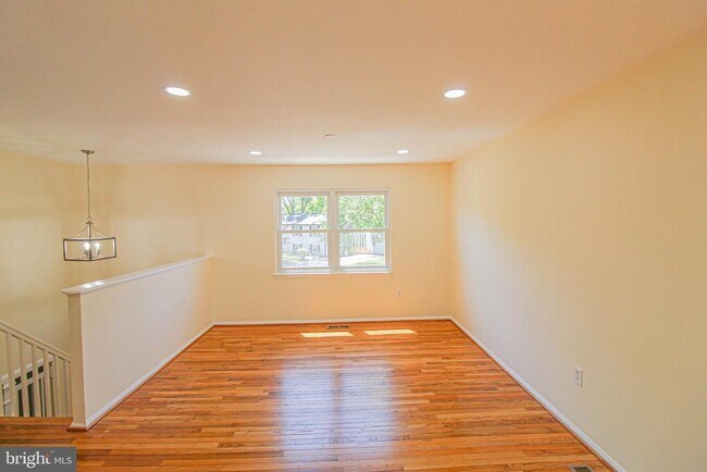 Foto del edificio - 24201 Bush Hill Rd