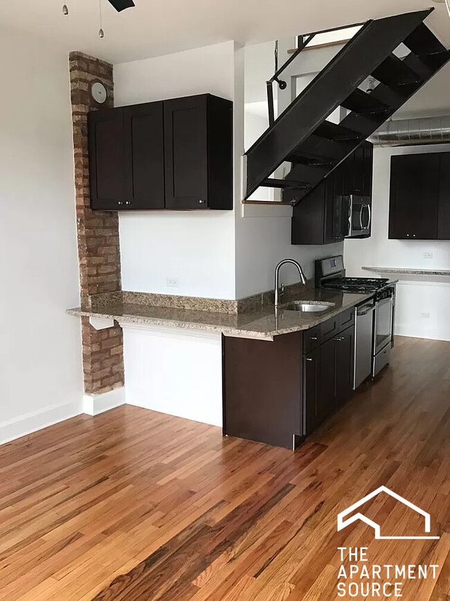 Building Photo - 1643 S Throop St