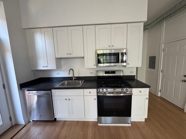 Foto del edificio - 1634 W 21st St