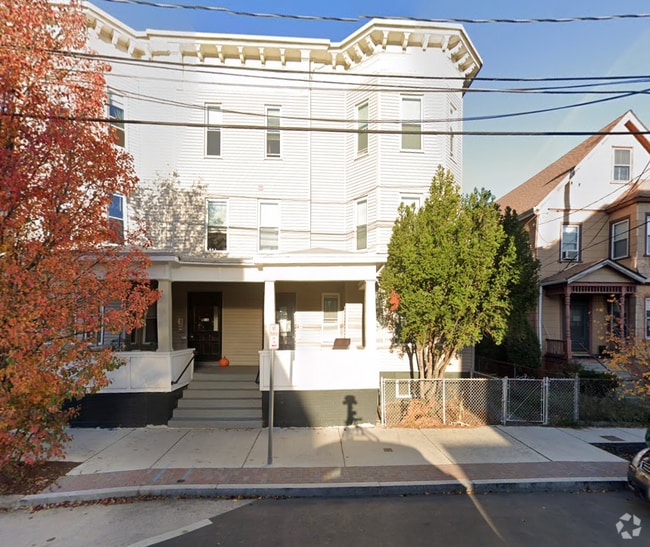Building Photo - 11 Beacon St