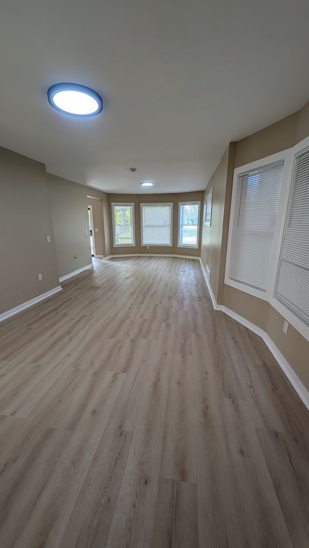 Foto del edificio - Newly Renovated Two-Bedroom