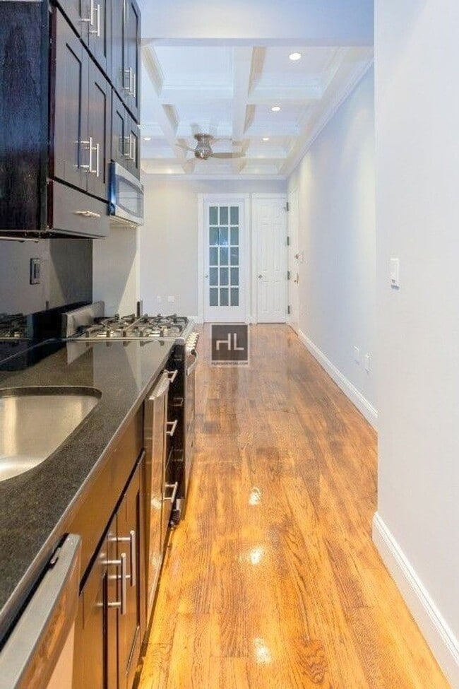 Building Photo - East 10th Street