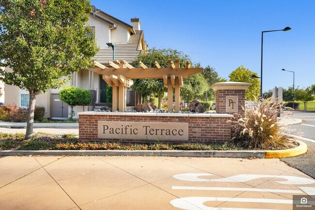 Building Photo - 1028 Amber Ter